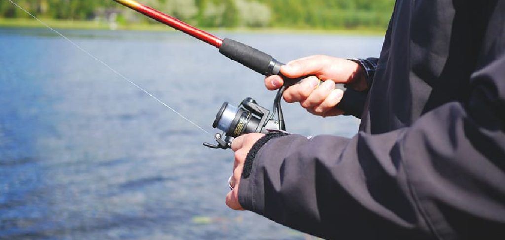 How to Hold a Fishing Rod